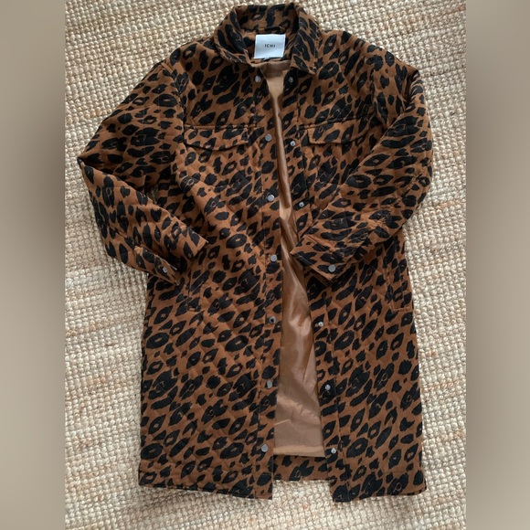 Ichi Brand. Corduroy, animal print, button front, lightweight jacket in size XS. - Picture 3 of 11
